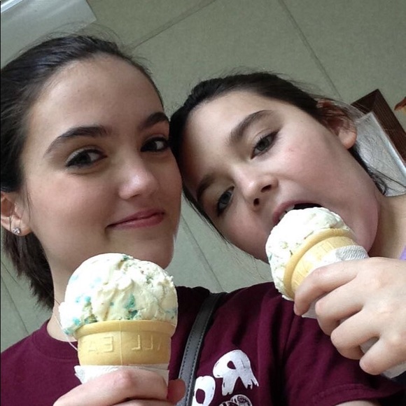 Meet your Posher, Paige - Picture 1 of 1